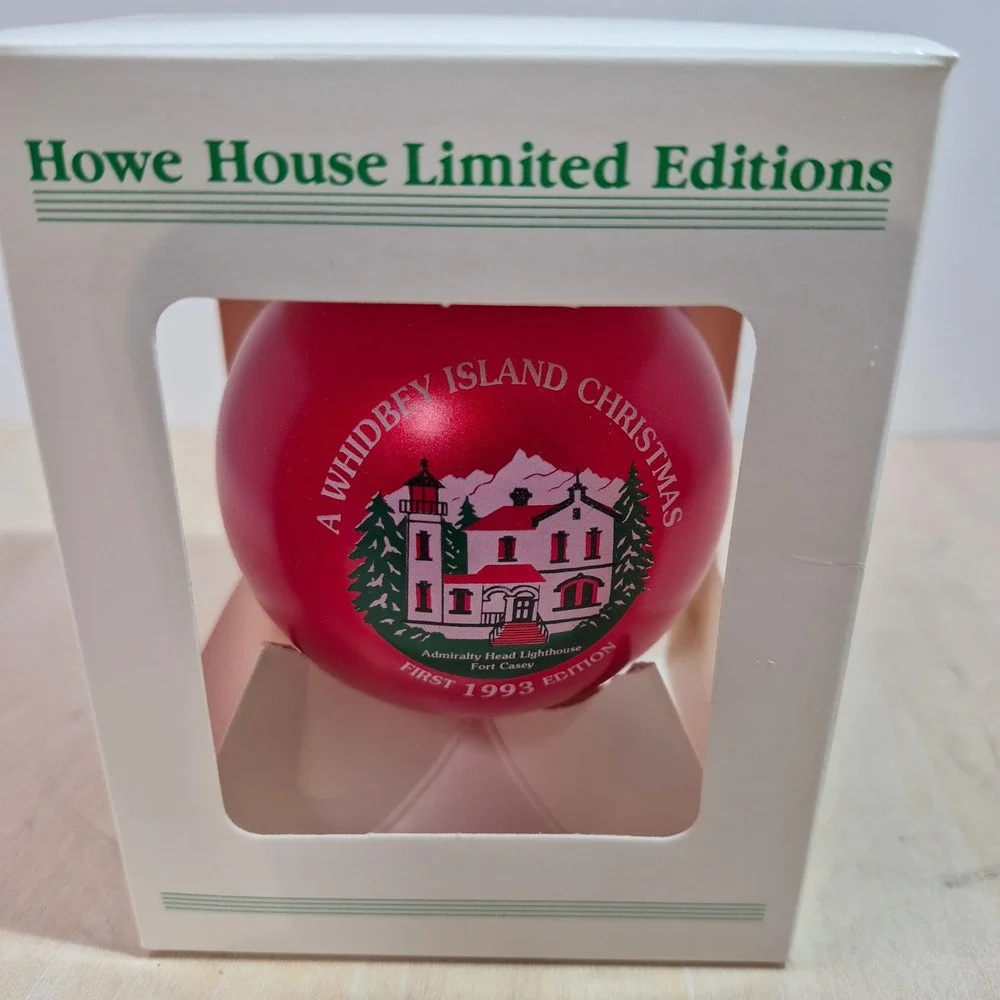 Howe House 1993 Whidbey Island Christmas Ornament Admiralty‎ Head Lighthouse Red